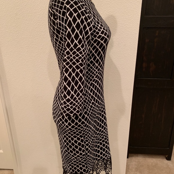 Great Printed Midi Dress! Nice fit Great stretch - Picture 2 of 7